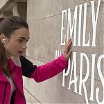 Emily_in_Paris_S02E01_1080p_WEBRip_x265-RARBG_0051.jpg