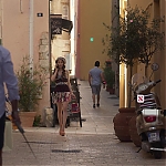 Emily_in_Paris_S02E02_Do_You_Know_the_Way_to_St_Tropez_1080p_NF_WEB-DL_DDP5_1_x264-TEPES_0296.jpg