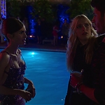 Emily_in_Paris_S02E02_Do_You_Know_the_Way_to_St_Tropez_1080p_NF_WEB-DL_DDP5_1_x264-TEPES_0956.jpg