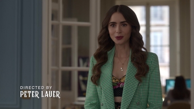 Emily_in_Paris_S02E04_1080p_WEBRip_x265-RARBG_0221.jpg