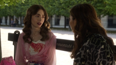 Emily_in_Paris_S02E10_1080p_WEBRip_x265-RARBG_1999.jpg