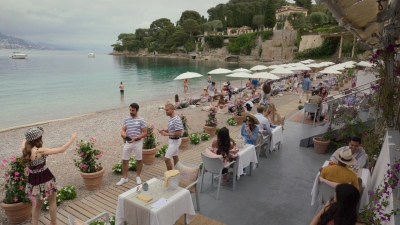 Emily_in_Paris_S02E02_Do_You_Know_the_Way_to_St_Tropez_1080p_NF_WEB-DL_DDP5_1_x264-TEPES_0497.jpg