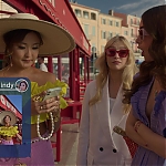 Emily_in_Paris_S02E02_Do_You_Know_the_Way_to_St_Tropez_1080p_NF_WEB-DL_DDP5_1_x264-TEPES_1454.jpg