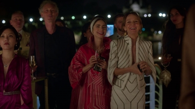 Emily_in_Paris_S02E05_1080p_WEBRip_x265-RARBG_1330.jpg