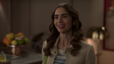 Emily_in_Paris_S02E08_Champagne_Problems_1080p_NF_WEB-DL_DDP5_1_x264-TEPES_0234.jpg