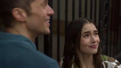 Emily_in_Paris_S02E03_1080p_WEBRip_x265-RARBG_0840.jpg