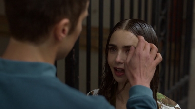 Emily_in_Paris_S02E03_1080p_WEBRip_x265-RARBG_0866.jpg