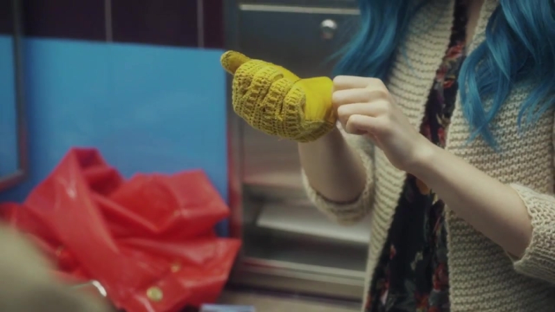 M83_Claudia_Lewis_Official_Video_000220.jpg