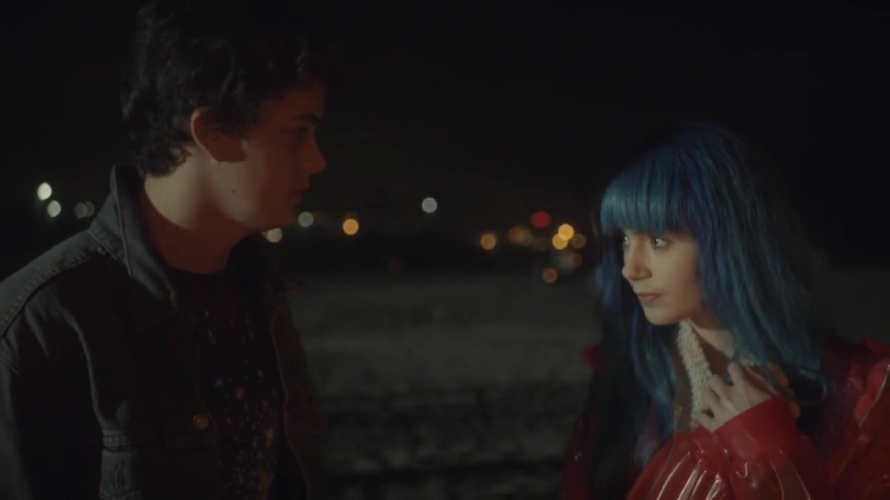 M83_Claudia_Lewis_Official_Video_000337.jpg