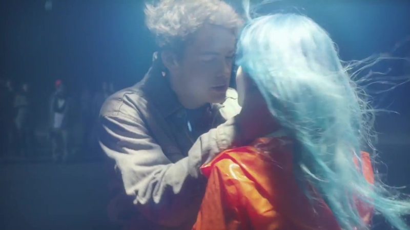 M83_Claudia_Lewis_Official_Video_000450.jpg